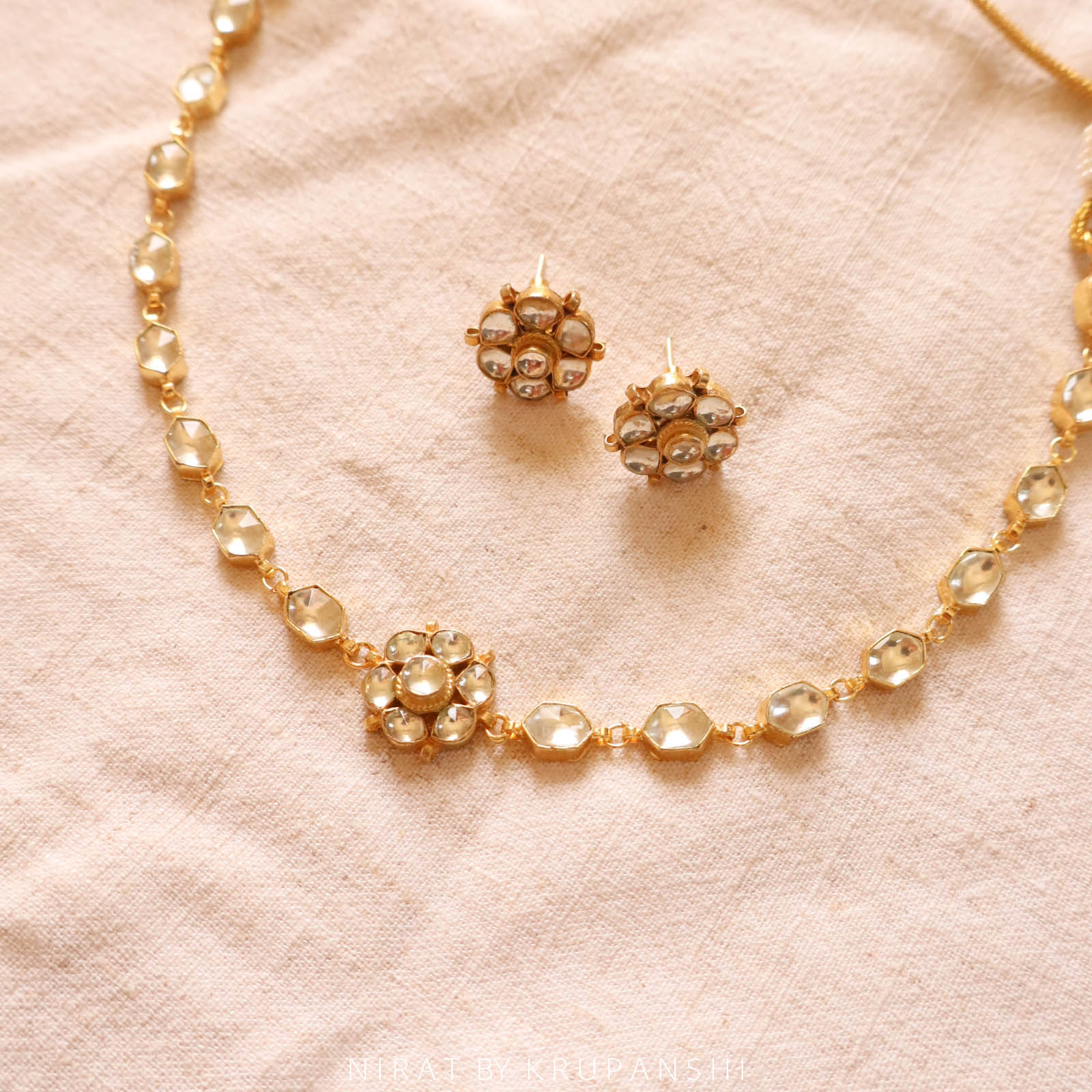 Nazuk Phool - Flower Kundan Necklace