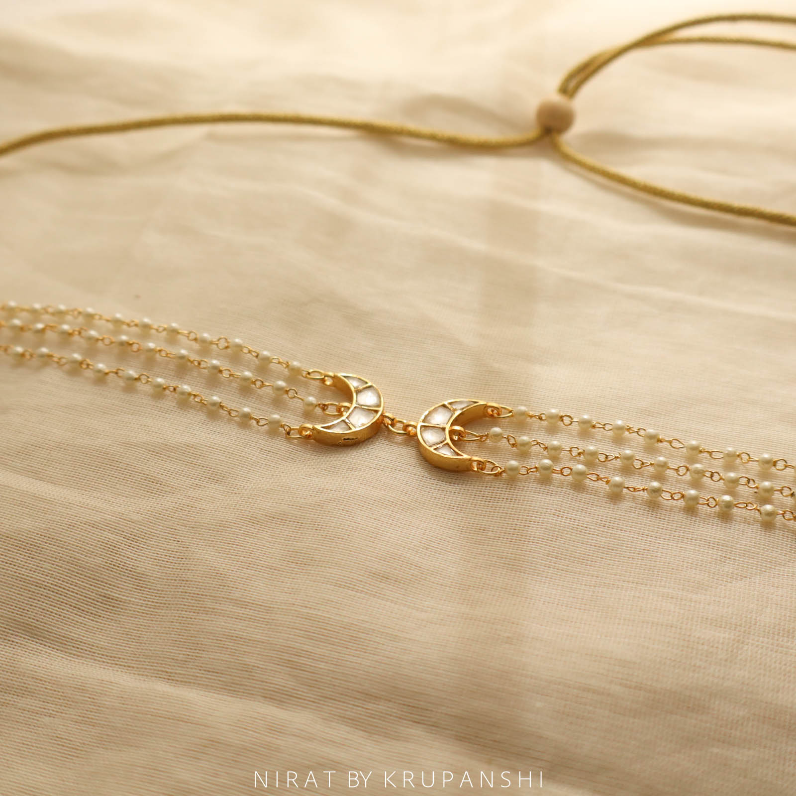 Ganthan Chand Choker - White
