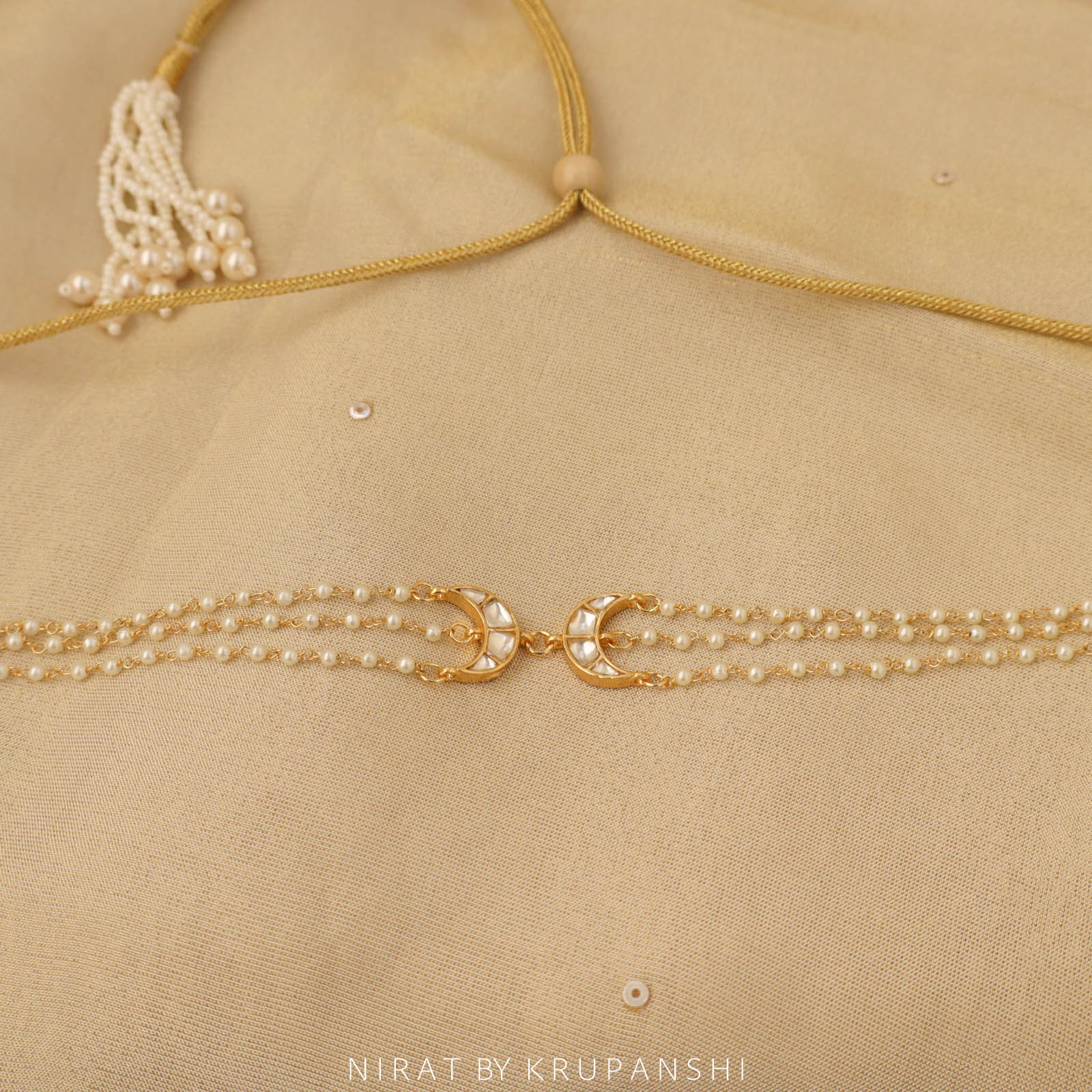 Ganthan Chand Choker - White