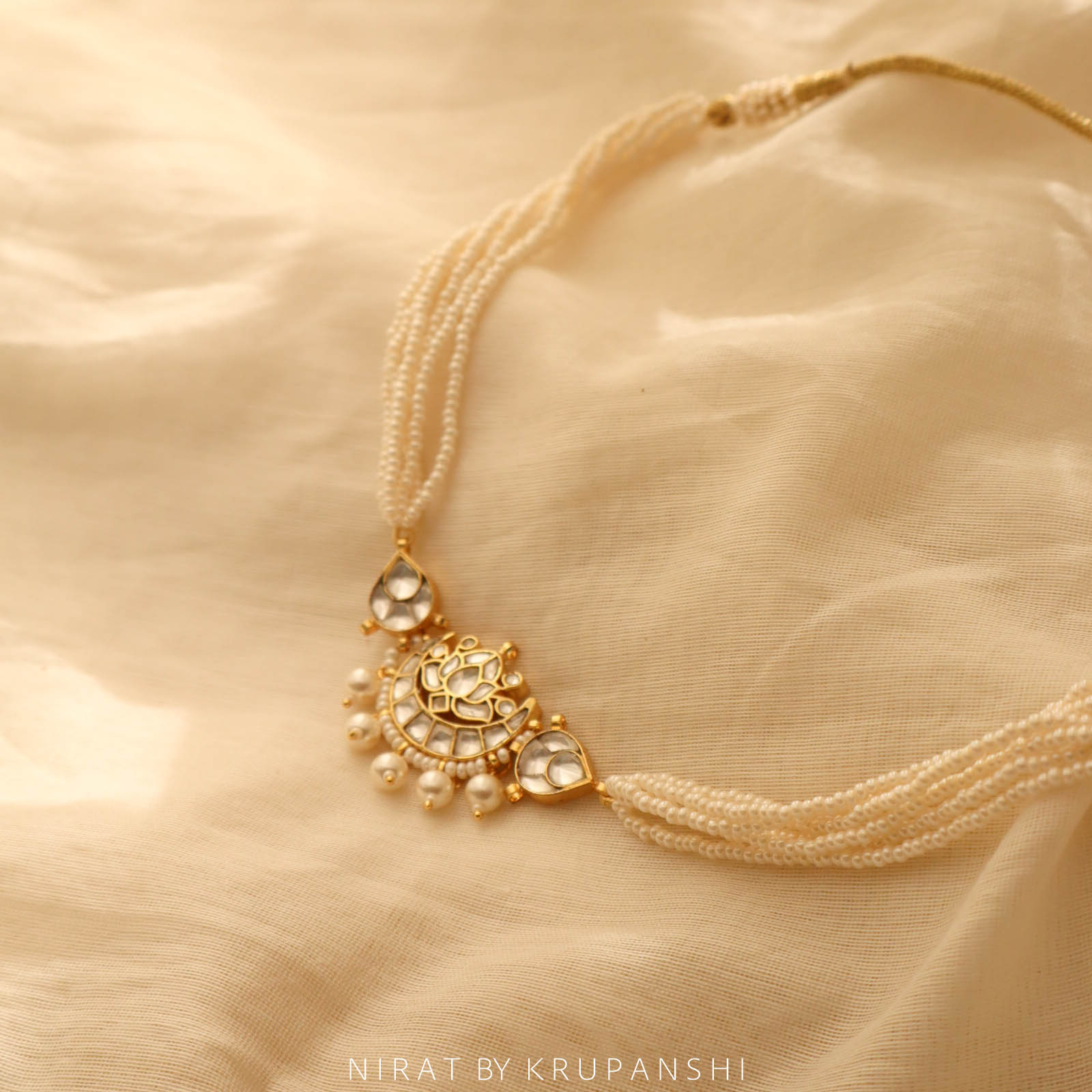 Noor - Chand Choker
