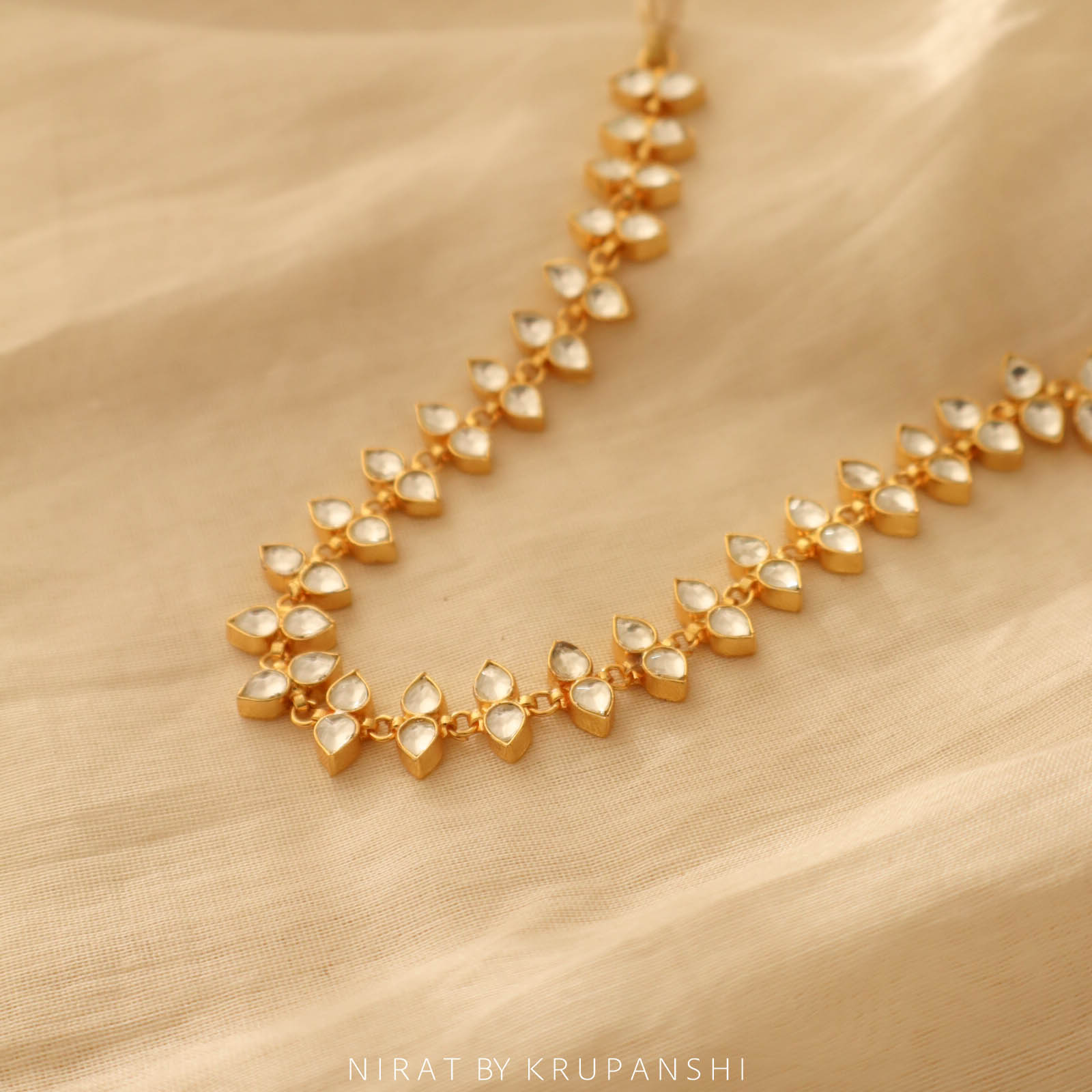 Pallavi - Leaf Choker