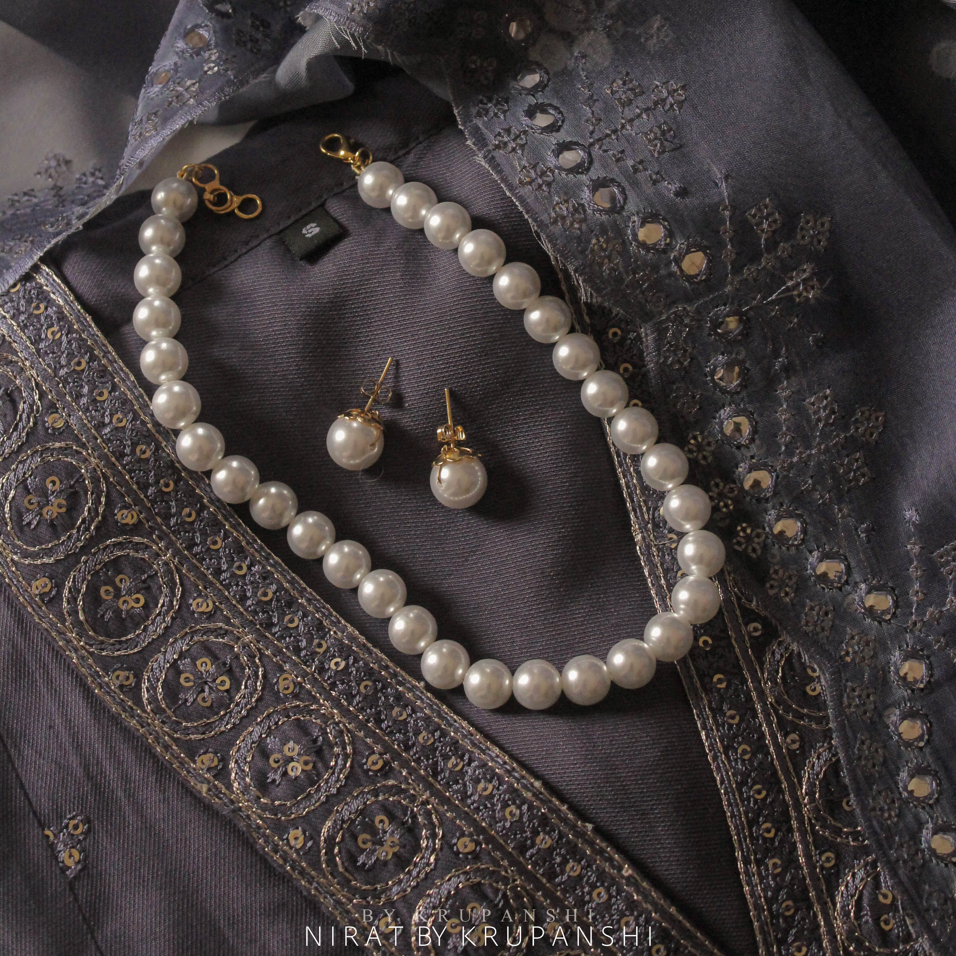 The Mahir Set - Single layer pearl necklace with a pair of stud