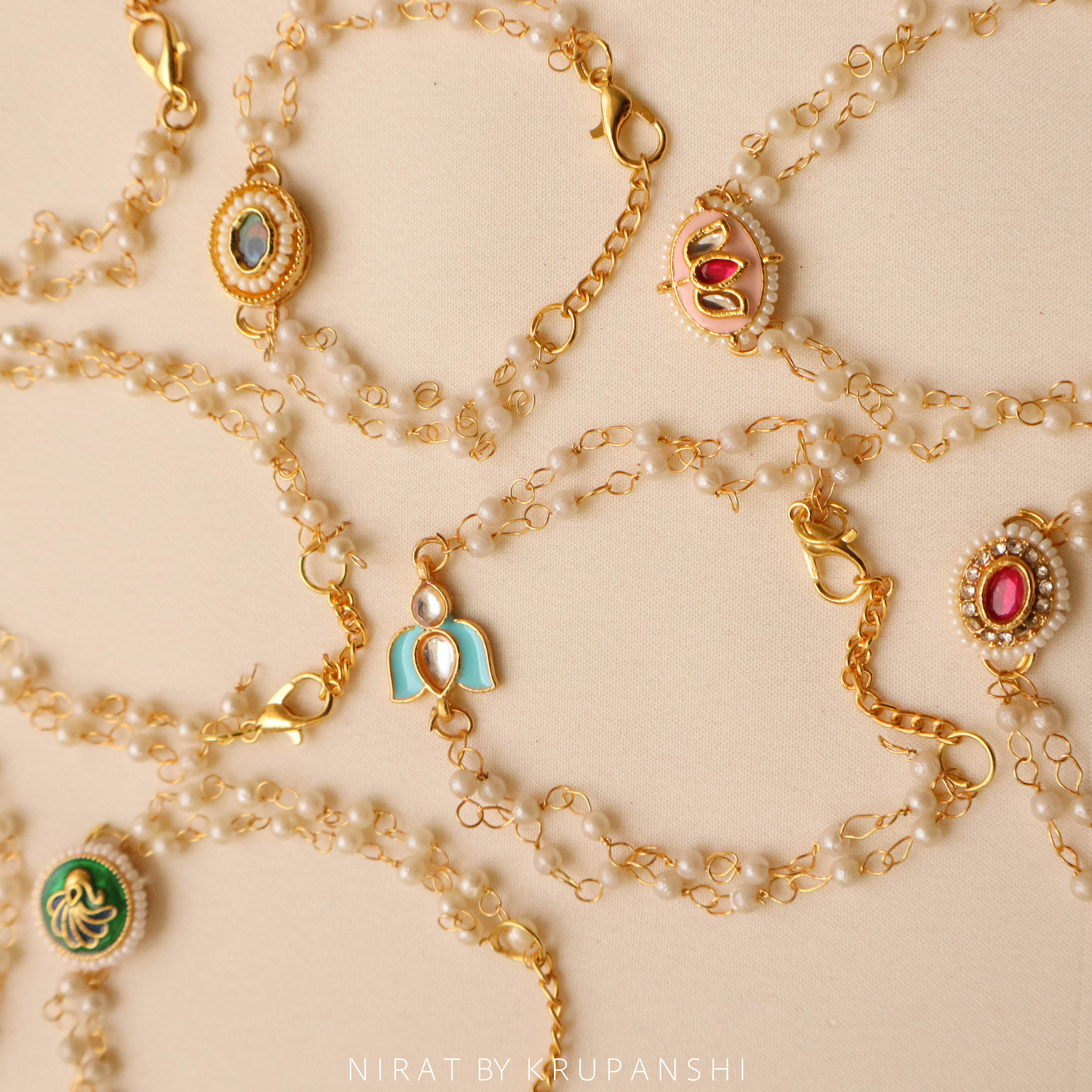 Moti Jhalak Rakhi / Bracelet
